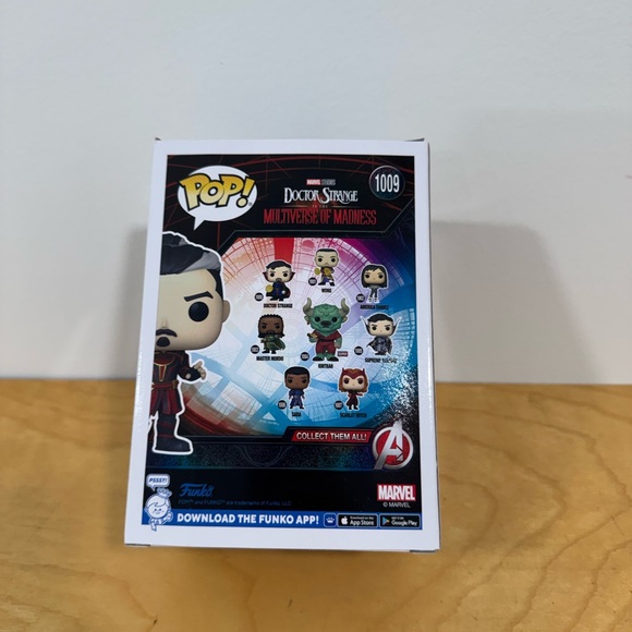 Funko Pop! Multiverse Defender Strange in Red and Black - Picture 2 of 2
